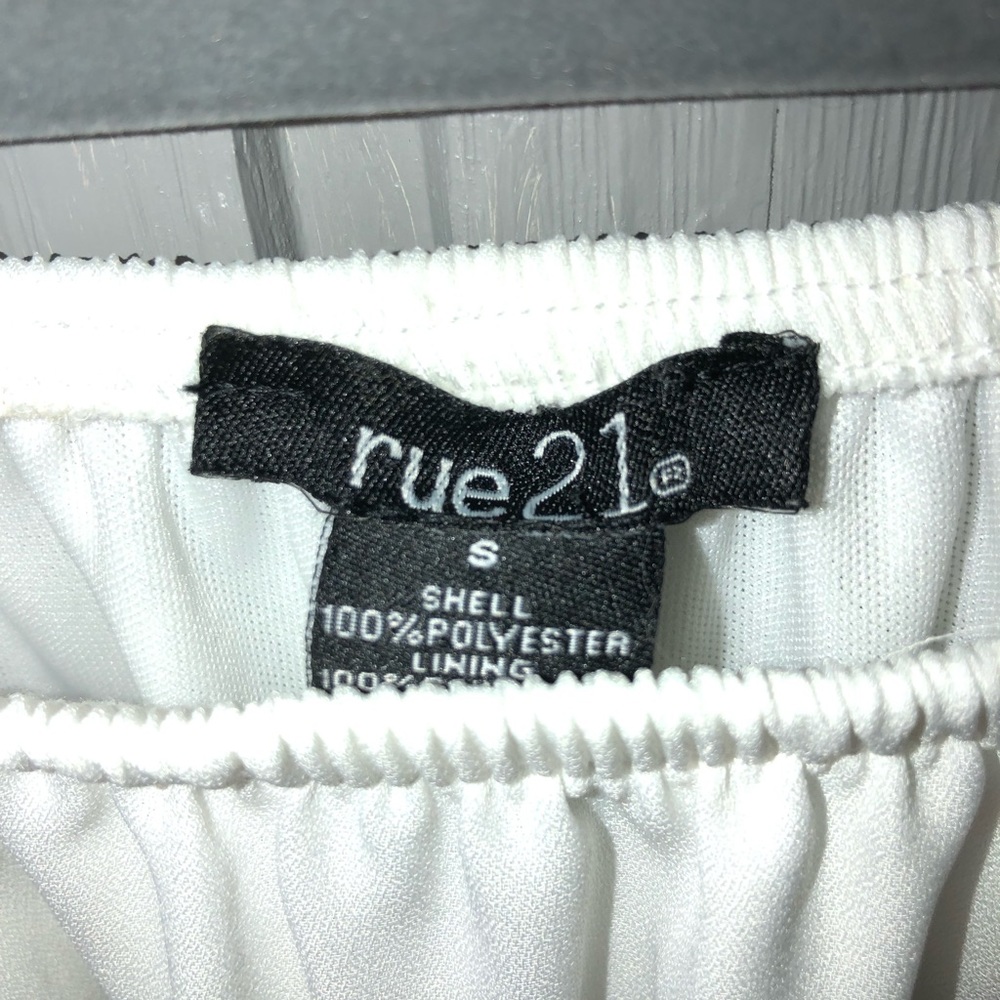 Off the shoulder dress - Picture 2 of 3